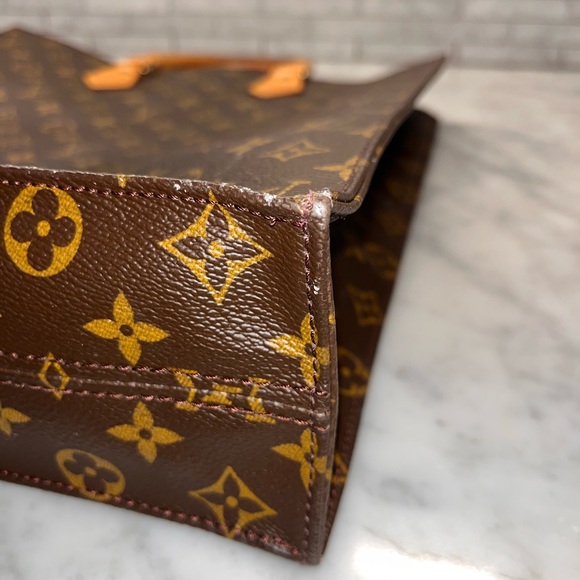 Louis Vuitton authentic Sak Plat tote bag - Picture 9 of 16